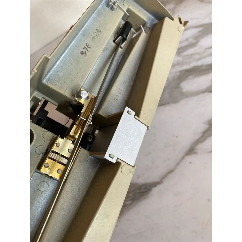 Ohaus Triple Beam Balance Scale With Red & Yellow Plates
